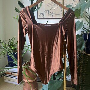Babaton long sleeve contour bodysuit in pinecone brown